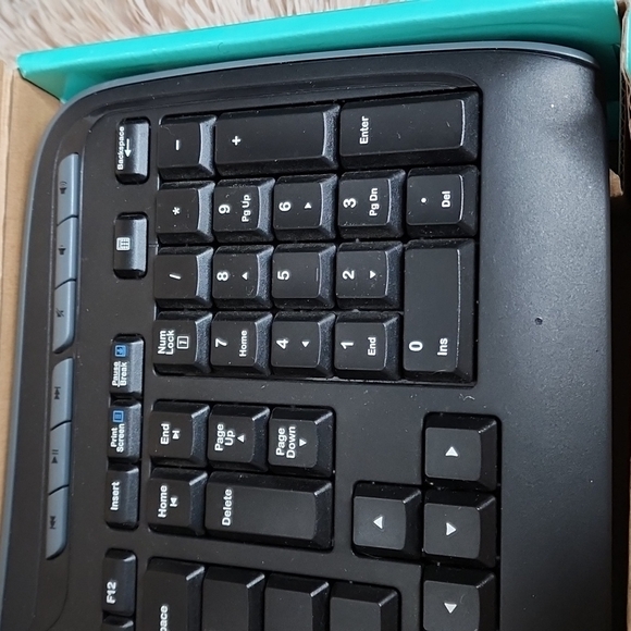 👉3 /20💧LOGITECH | KEYBOARD - Picture 4 of 6
